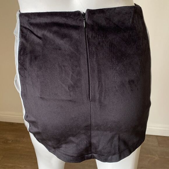 Delias by Dolls Kill Black + Silver Velour Velvet Satin Mini Skirt - Picture 4 of 6